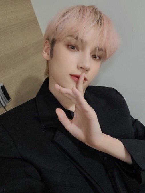 Arab_TxT's tweet photo. @TXT_members 211204|ترجمة~

عبر: شكرا جزيلا لمنحنا هذه الجائزة القيمة ،موا'ز ♡♡

# /افضل ڤيديو موسيقي في السنة معًا https://t.co/itsbgHIoeu