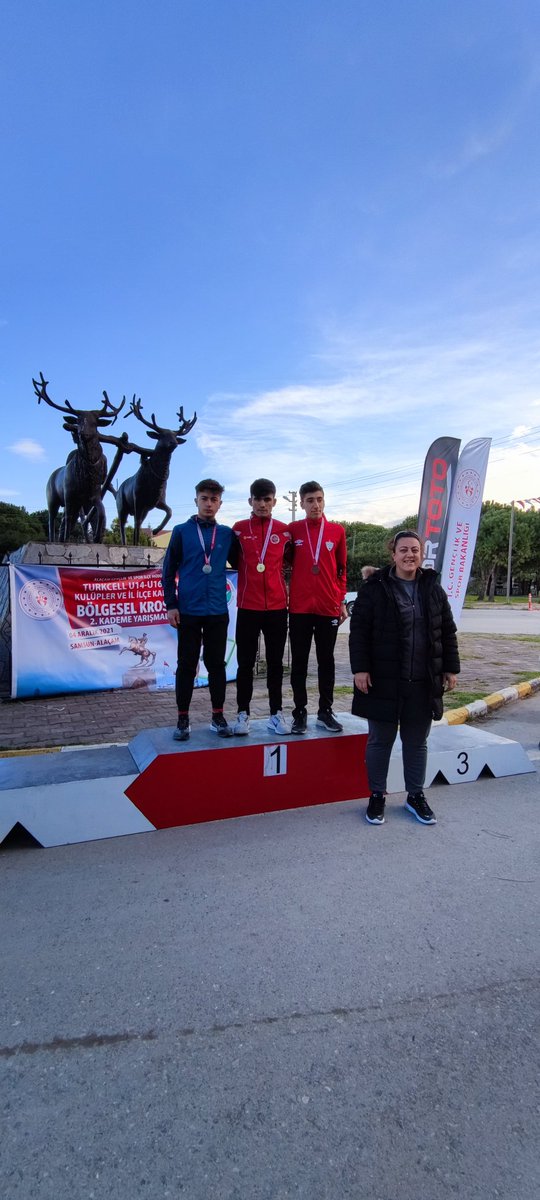 04.12.2021 Tarihinde Samsun Alaçam'da gerçekleştirilen Bölgesel Kros liginden Balışeyh ilçe Karması 1. olmuştur. Emeği geçenlerden Allah razı olsun. <a href="/kasapoglu/">Dr. Mehmet Kasapoğlu</a> <a href="/baliseyhkay/">Balışeyh Kaymakamlığı</a> @AtletizmTAF <a href="/GSB_Kirikkale/">Kırıkkale Gençlik ve Spor İl Müdürlüğü</a> <a href="/baliseyh_ghsim/">BalışeyhGenclikSpor</a> <a href="/nzyslyrt71/">Nizamettin Yeşilyurt</a> <a href="/serkan_akpinar5/">Serkan Akpinar</a> <a href="/baliseyhmem/">Balışeyh İlçe Milli Eğitim Müdürlüğü</a>