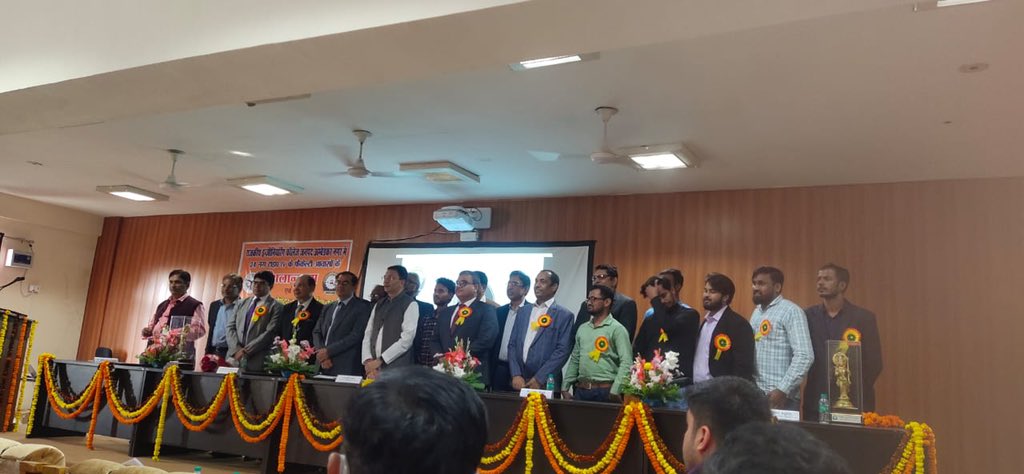 74_alok's tweet image. A memorable day at REC Ambedkarnagar where the newly established Incubation Centre was inaugurated by @JitinPrasada Minister Technical education. Congratulations @dr_sandeeptiwar Director, students and mentors of @rec_abn .thanks @nikhilagarwal7 @tarunc @dite_up @startupindia