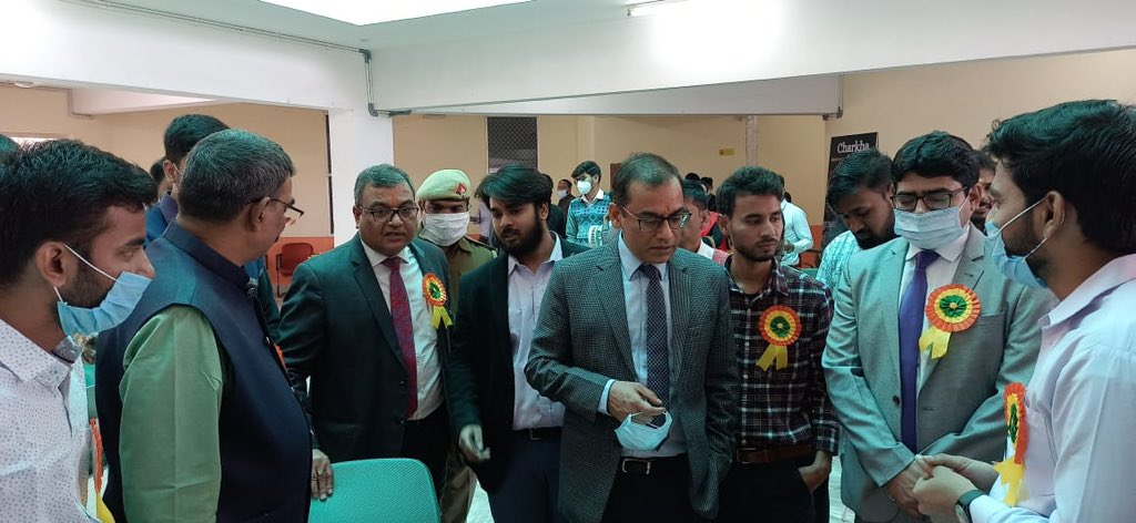 74_alok's tweet image. A memorable day at REC Ambedkarnagar where the newly established Incubation Centre was inaugurated by @JitinPrasada Minister Technical education. Congratulations @dr_sandeeptiwar Director, students and mentors of @rec_abn .thanks @nikhilagarwal7 @tarunc @dite_up @startupindia