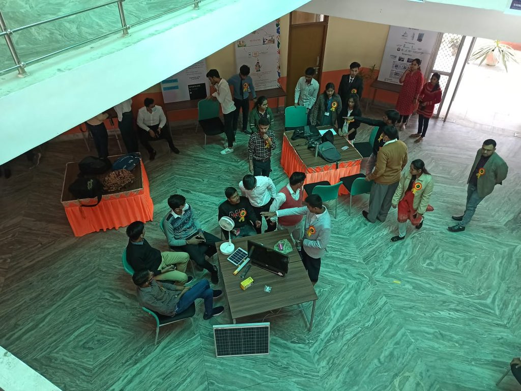 74_alok's tweet image. A memorable day at REC Ambedkarnagar where the newly established Incubation Centre was inaugurated by @JitinPrasada Minister Technical education. Congratulations @dr_sandeeptiwar Director, students and mentors of @rec_abn .thanks @nikhilagarwal7 @tarunc @dite_up @startupindia