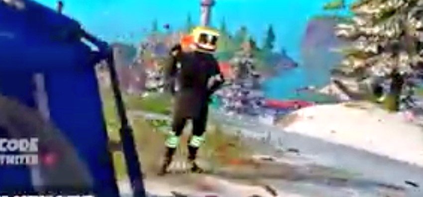 axel_ration's tweet photo. @FortniteGame New marshmello variant? https://t.co/lQsuxKK32C
