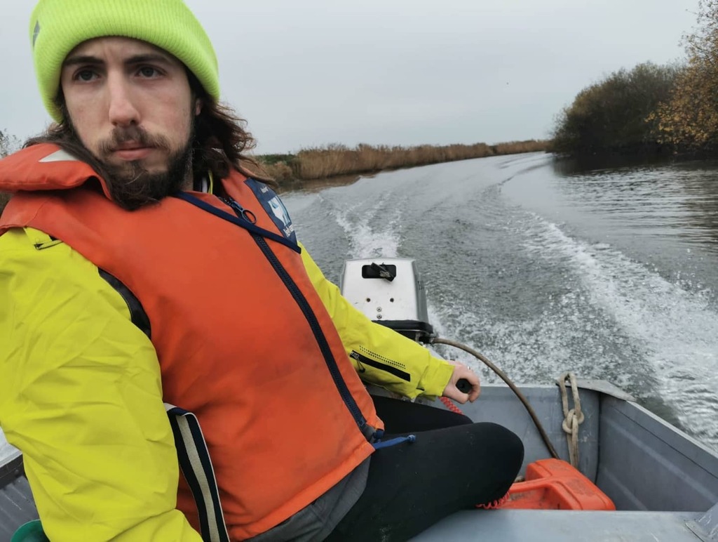 Spitfirerowers's tweet photo. Our Captain Manuel in the safety launch today doing a mission by the looks of things π...
#safety #safetyfirst #boat #river #inyellow https://t.co/Lc757YnLsx https://t.co/5jJ3U7mTpv
