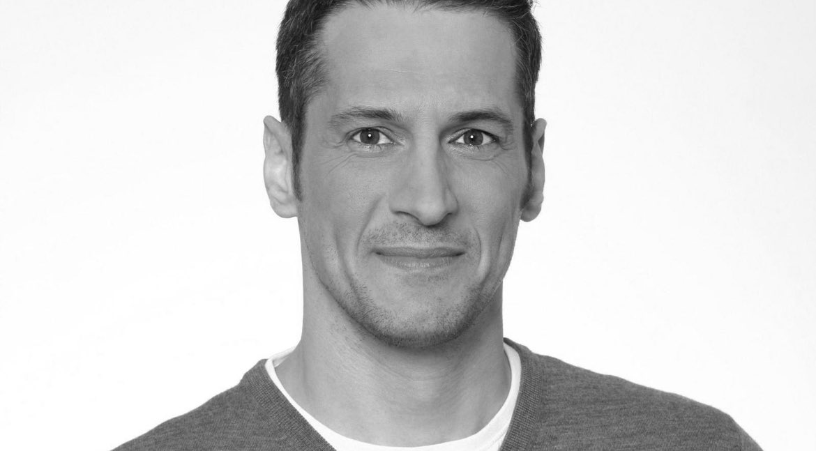 Danke für all die witzigen Grimassen, Geräusche und unzähligen Lachern. 
Ruhe in Frieden Mirco Nontschew. 🕯#MircoNontschew