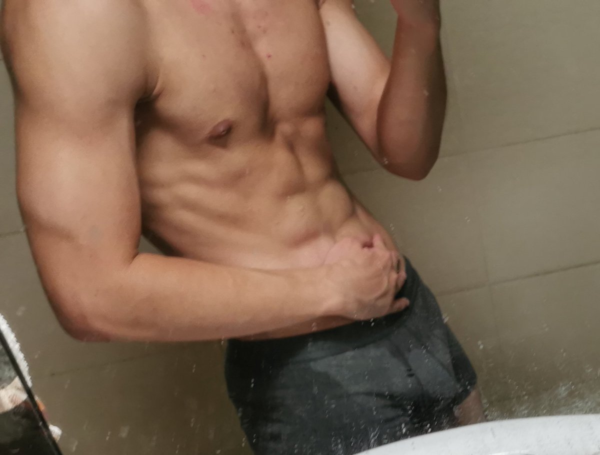 bitebite0819's tweet image. 有个大鸡巴你要不要🤔