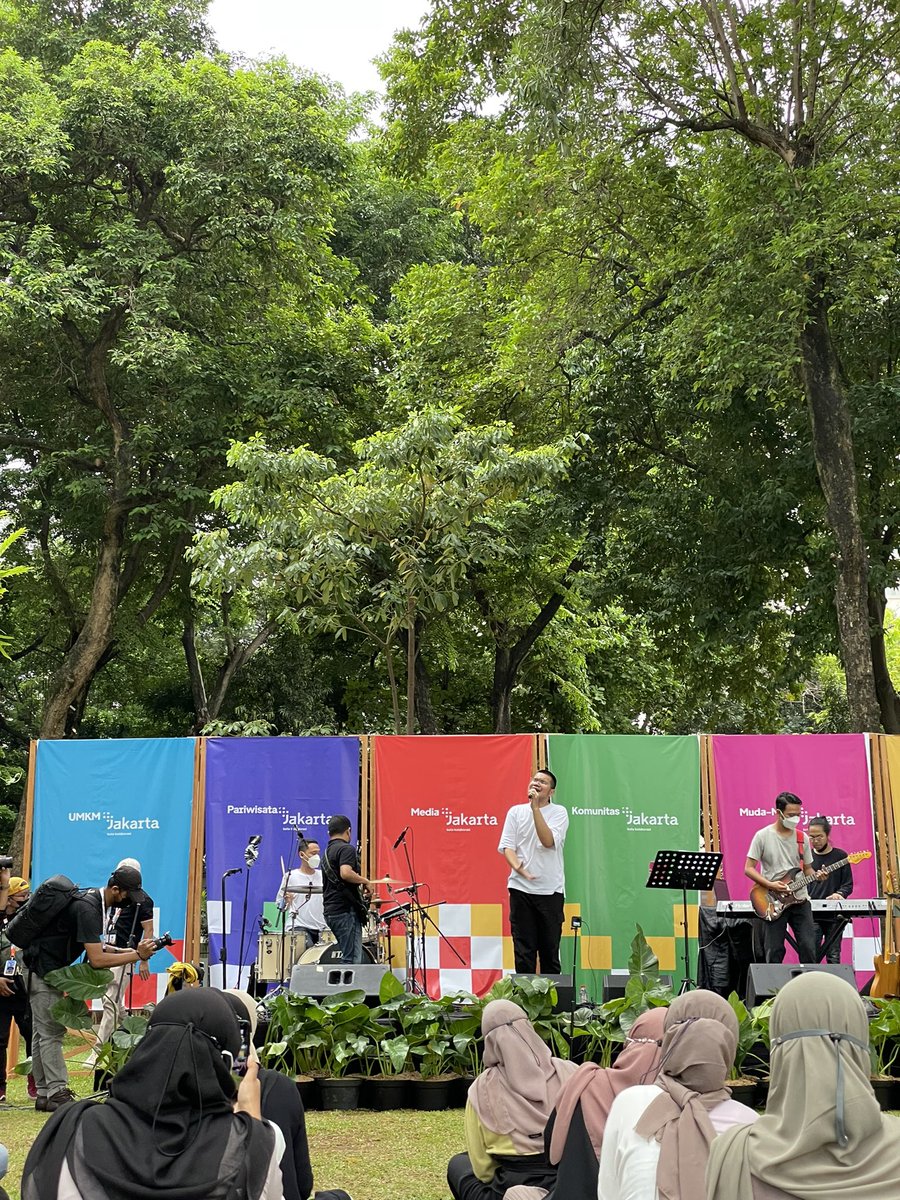 1st time ngerasain konser offline selama pandemi. Suara Kaleb J emang renyah yak👏🏻