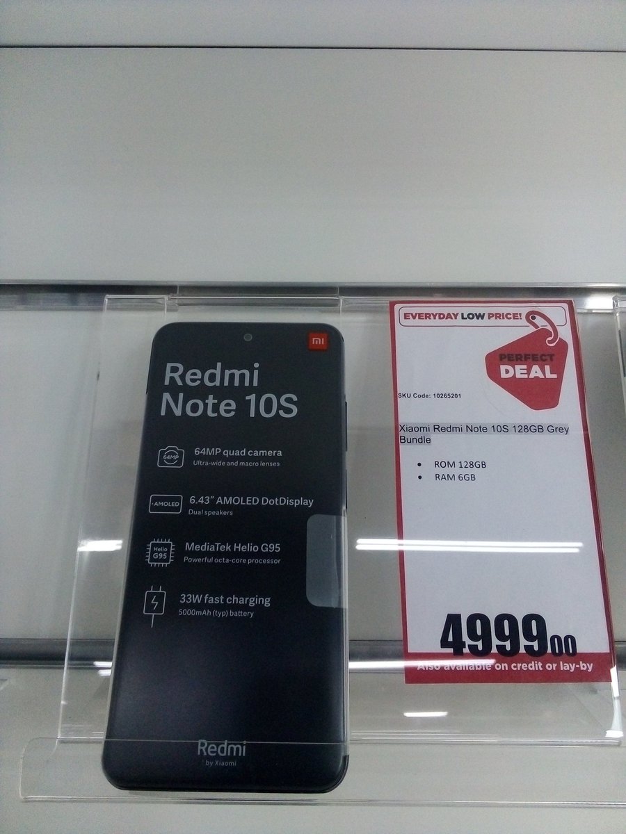 Zulu_kaMageba's tweet photo. I sell and market these phones only to not afford to buy myself one😭😭😭 here I was wanting the #RedmiNote10s #6gbRam #128gbRom #64MP quad camera and now there's this #RedmiNote11T5G #RedmiNote11Series 😭😭😭😭 can market a phone I use please🕯️🕯️🕯️🕯️🕯️🕯️🕯️🕯️ https://t.co/CoU6BdfF3W