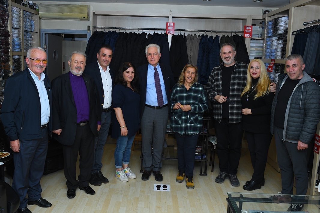 Bozkurt Mahallemizdeydik!
Muhtarımız Ercan Ece ile birlikte mahalle esnafımızı ve komşularımızı ziyaret ettik. Mahallemizde devam eden çalışmaları inceledik. Komşularımızla bir araya gelmek bize her zaman mutluluk veriyor.