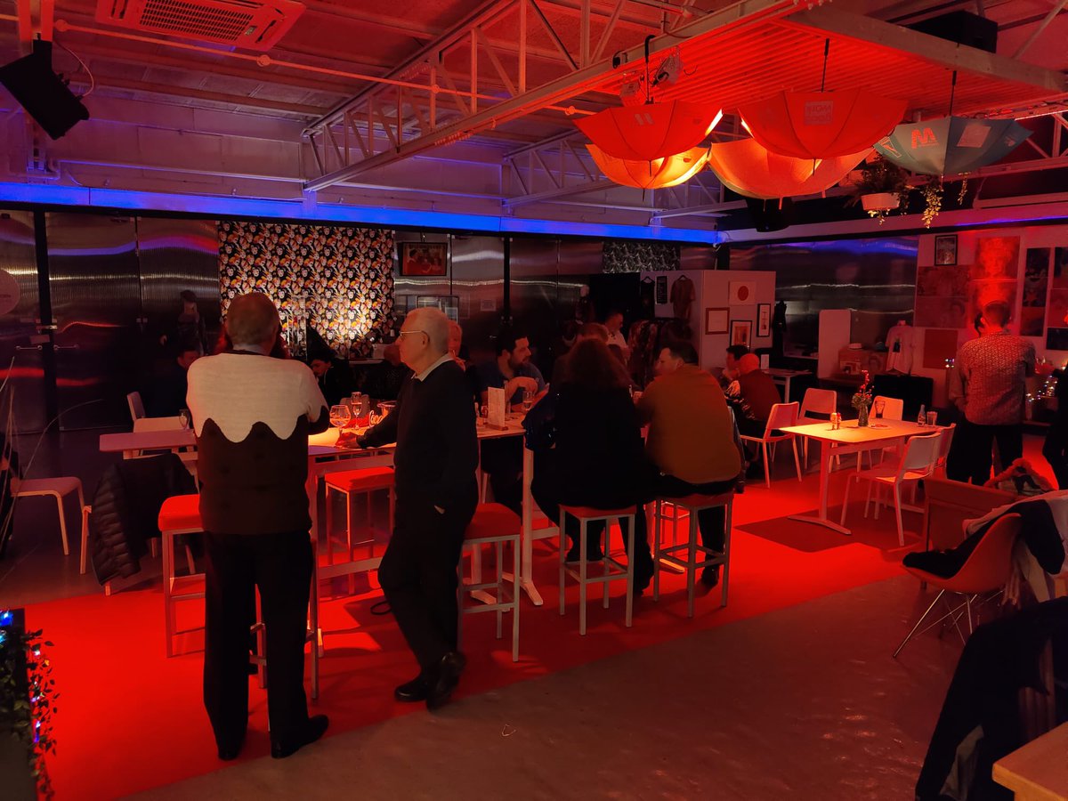 Fashion Hub Bar tweet media