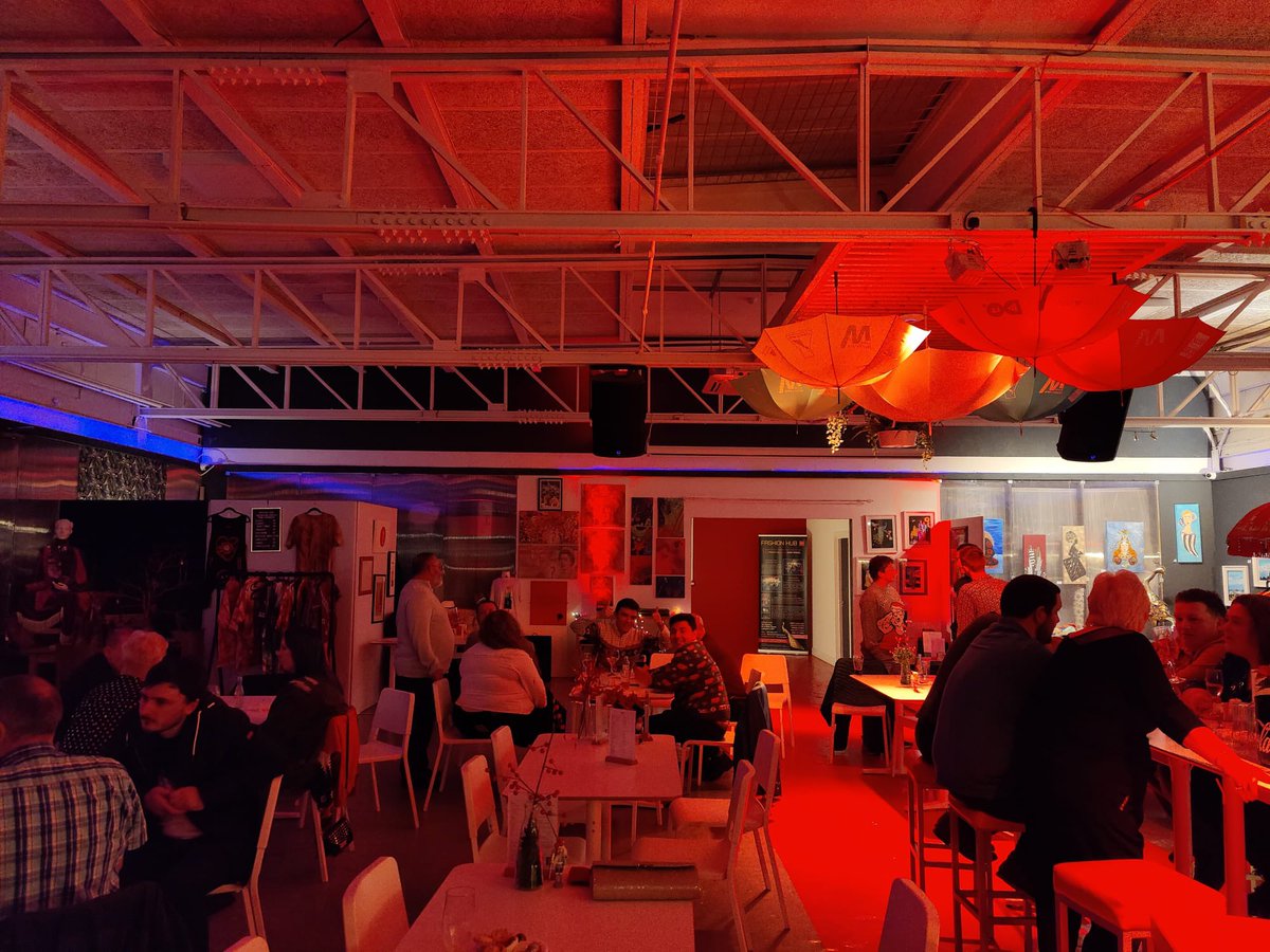 Fashion Hub Bar tweet media