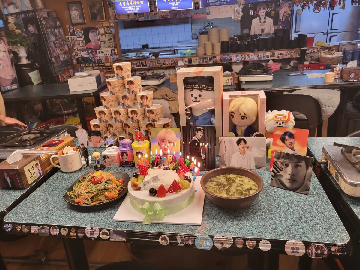 석진아 생일 축하한다
건강 잘  챙기고 우리 탄이들 행복한나날되길 기도한다
 사랑하고 보라해 💜 💞