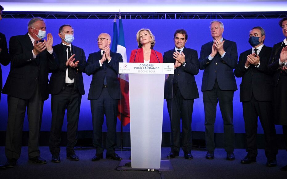 TwCarine's tweet photo. Le 1er parti de France @lesRepublicains a désormais sa candidate à #Presidentielle2022
Félicitations @vpecresse &amp; à cette merveilleuse équipe de France avec @ECiotti @MichelBarnier @xavierbertrand @philippejuvin @ChJacob77 et tous #LesRépublicains 
En route vers la victoire ! 🇲🇫 https://t.co/byLpnNnHrM