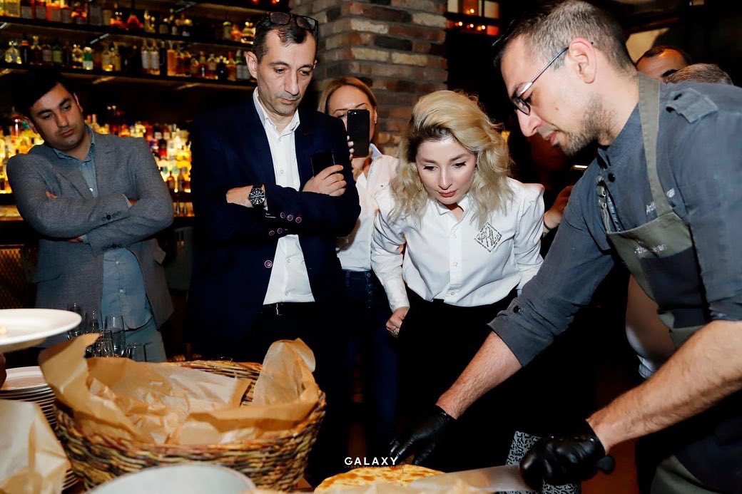 GalaxyGroupAM's tweet photo. At the beginning of the week, we shared the good news with you ... "Katna" Armenian cheese product entered the market. 🤗 Today we would like to share the photos of special training with you, conducted for sales teams by our colleagues from Megafood LLC. Katna is love
#groupGLXY https://t.co/YdUKMs6z1g