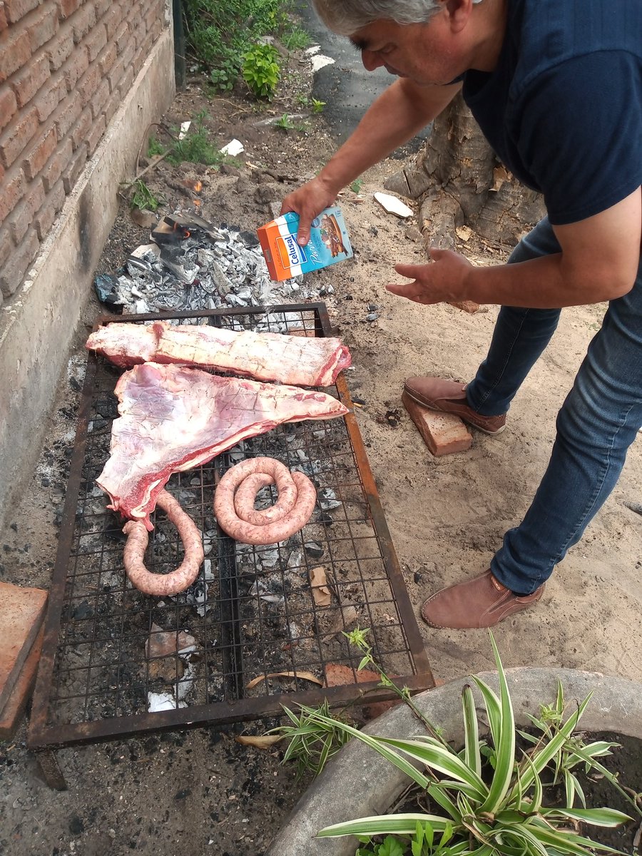 DanielfVico's tweet photo. Asado de camaradería en Pilar,  despidiendo el año con compañeros  de Unir de Pilar, Lujan, Gral Rodríguez, Zárate, Moreno, Escobar. #Unir #BuenSabado #4Dic https://t.co/hRQBN4TZFb
