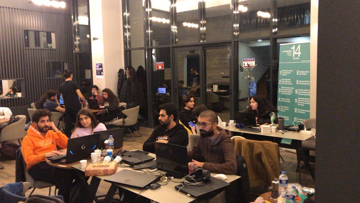 hkudynamic's tweet photo. Game Jam etkinliğimiz tüm hızıyla devam ediyor🚀⚡️🎉🥳
@ieeehku @hkusks @HkuGaming @hkunv @MerkezYazilim @OSBTeknokent @TurkayDereli @kodluyoruz https://t.co/OEy7ka82Pi