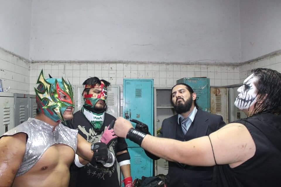 muerteextrema's tweet photo. 3 year ago
Contra violento jack y aeroboy
Ya me hace falta un deathmatch
#deatmatch #wrestling #luchalibre https://t.co/5lKT7oFryF