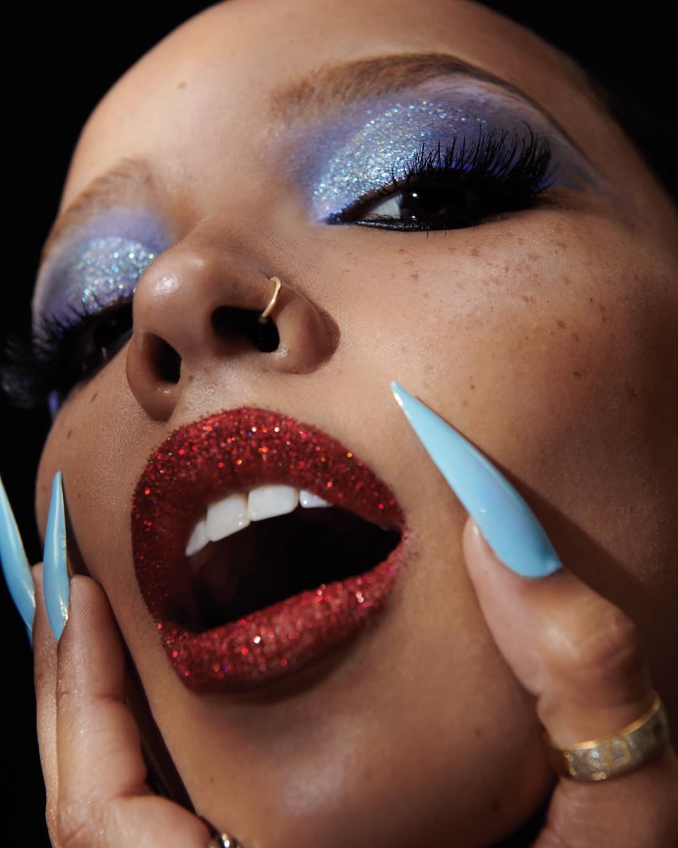 Tinashe's tweet photo. 💎 https://t.co/xCXuXsUz2S