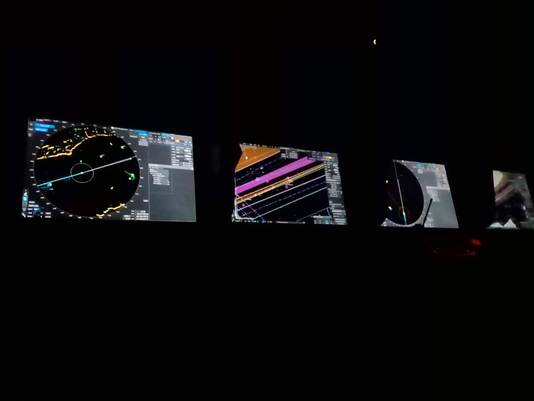 Masterjerricko's tweet photo. ship bridge at night https://t.co/wo6wQvw54b