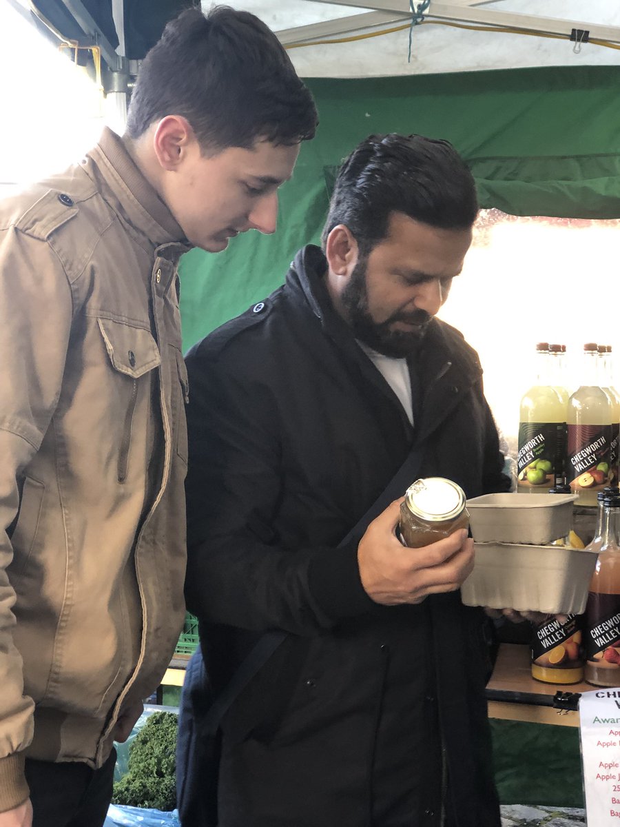 MahbubAlam01's tweet photo. Today, on Small Business Saturday, I and @DominicBuxton went out to support and promote our local community at Wapping Docklands Market this morning.
#smallbusinesssaturday #smallbusiness #wapping #lovewapping #wappingdocklandsmarket @WappingLondon @WappingMarket @THLDs https://t.co/cj2e2Ylwj7