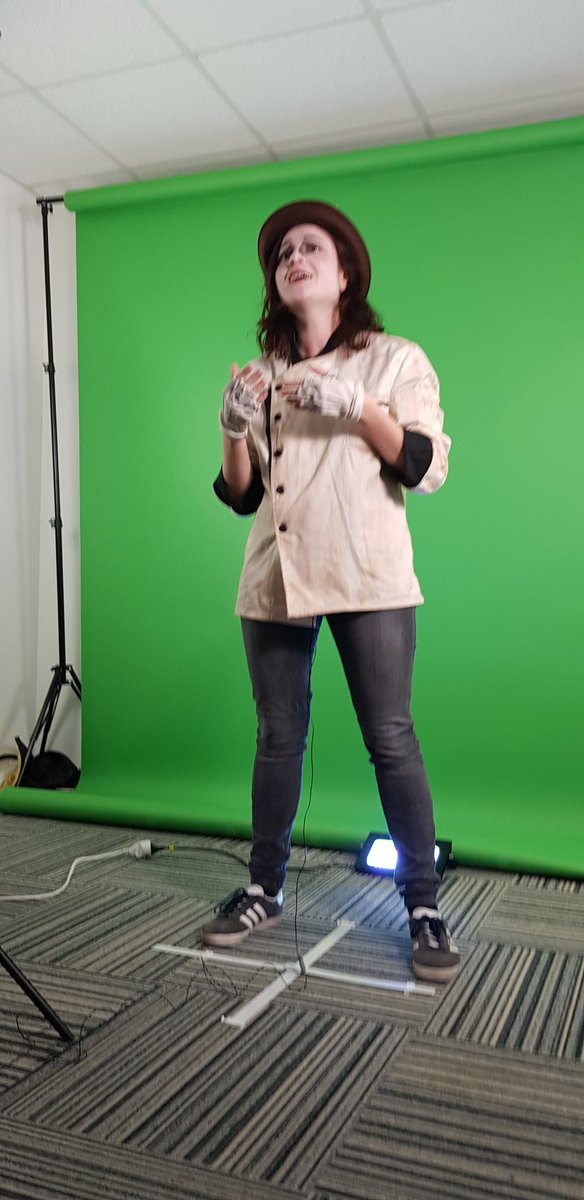 Leniddepie's tweet photo. Un samedi classique avec le @ScienceComedySh ! Ft @Sillybirdnames @Eva_ptdmg @matthieupouget1 @geospoil et @ClutchToulouse ❤ #scienceiscoming https://t.co/4GDizCQOtR