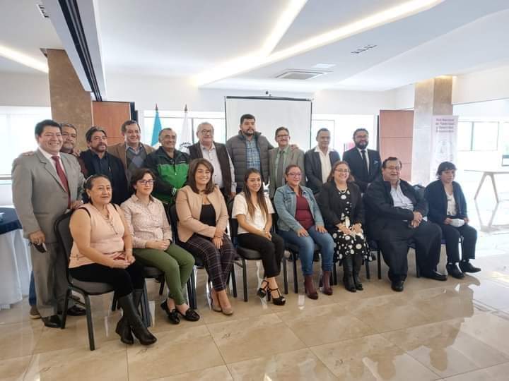 AztecaNoticiaGT's tweet photo. #AHORA I El área de Salud de Guatemala Central informó que en la región metropolitana se alcanzó el 100% de cobertura de vacuna contra el COVID-19 en su primera dosis y un 80% en su segunda dosis.

Vía:@lesliev_sanchez https://t.co/fL30mxAXsp