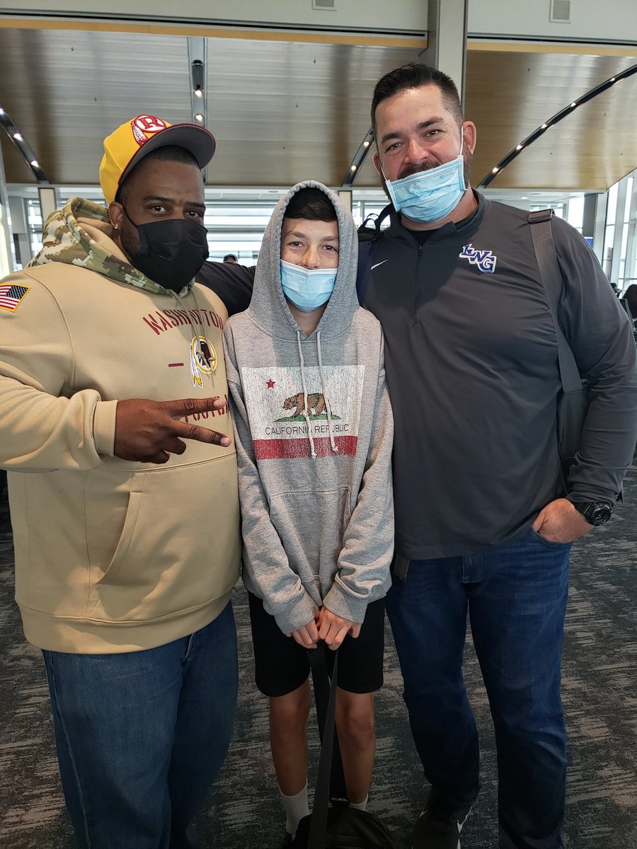 Koachsteve1's tweet photo. Blessings from everywhere
Ran into my guys at the airport same flight same game. @Coach_Ohout https://t.co/lJYtD6Gg6c