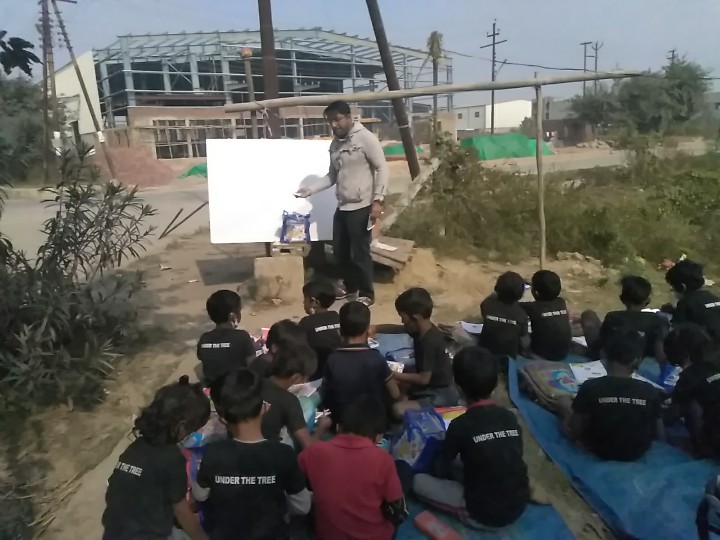 UttIndia's tweet photo. Learning should come naturally to a child. At Under The Tree our volunteer teachers make every effort to make learning fun for children.
Sharing today's pix
#UnderTheTree https://t.co/Ck7THZgXBL