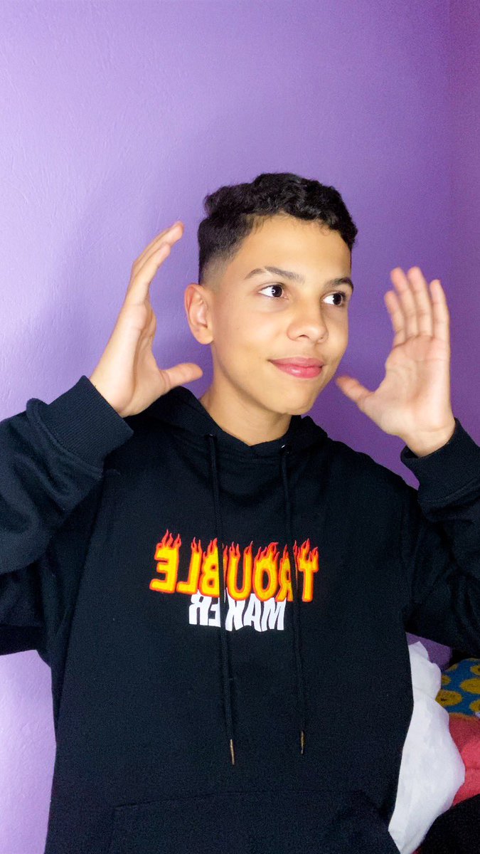 061farias's tweet photo. Rapaziada ta rolando #BatalhaDubShorts lá no Shorts do YouTube! Eu to participando, inclusive, tá aí o link. confere aí e já participa cmg… só entrar no Shorts no @YoutubeBrasil, fazer a sua dublagem da "Number One" marcando #BatalhaDubShorts e pronto! #TemUmShortsDisso #Publi https://t.co/qnGrL3nDMC