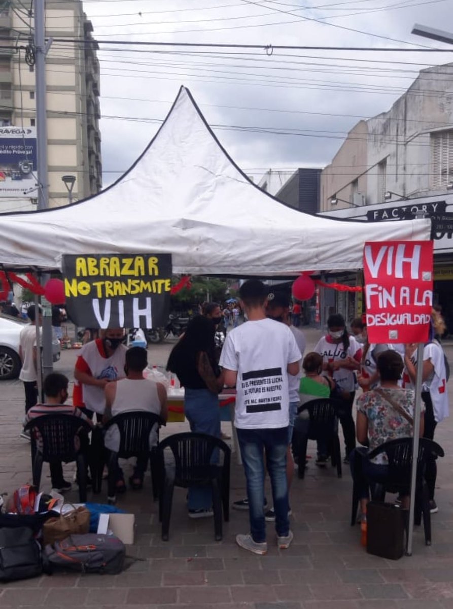 AteneoNestorki2's tweet photo. En el día de hoy estuvimos realizando una jornada de concientización sobre la lucha contra el SIDA. ❤️
#AteneoNéstorKirchnerVarela
#SemanaDeLaLuchaContraElSida
#IndetectableInstrasmisible https://t.co/IKZ32J9zDm