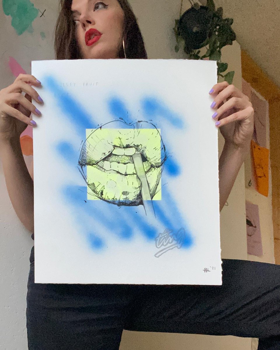 beth_cub's tweet image. My #1xRUN collection just dropped! I made a collection of 15 handmade jesmonite plates, each a unique one-off, and three paper pieces all thinking about my experience of city life as a woman 👄👄👄 bit.ly/3rAKMG5