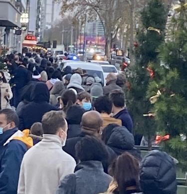 Liebes @bag, lieber ⁦<a href="/gluethy/">Gregor Luethy</a>⁩ - so sieht es aus, wenn man am Freitag in #Paris von der #pcrtest Pflicht überrascht wird. Bravo.