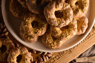 -Votre petit déjeuner, Don. Taralli de citron et café
-Qui les a préparé?
-La femme de Sollozzo
-Ils veulent me tuer! Dis à Caterina de DG de faire des taralli pour son parrain. Et donne-lui 5 euros pour les ingrédients. Je ne fais confiance qu'à elle
democraticgourmet.com/sicilian-lemon…