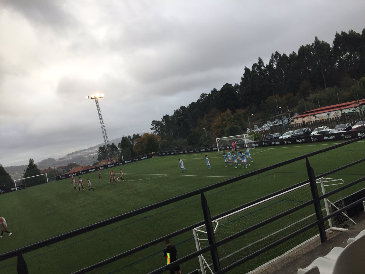Un bloque de grandísimo nivel el Juvenil. Pinta a muchas alegrías esta temporada. Infinitamente superior hoy al Avilés. Una hora de pelotero de lujo de Hugo Álvarez. Chicharrazo de libre directo de <a href="/damianrs_/">Damián</a> Líder una semana más.