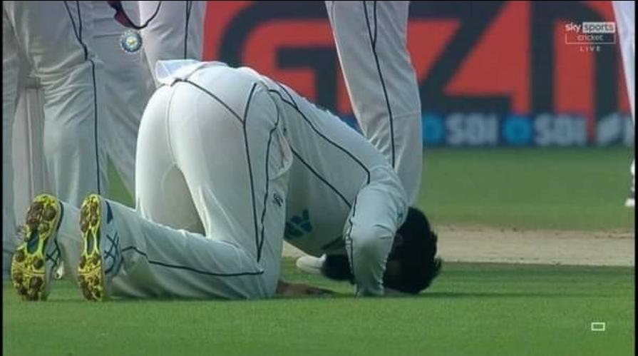 smile2jannah's tweet photo. New Zealand's Ajaz Patel performs a sajdah (prostration) after becoming ONLY the 3rd bowler in history to take 10 wickets in a Test innings. (The icing on the cake, it was against India. He's also ethnically Indian, so the extremists will be fuming lol) #INDvNZ #Cricket https://t.co/IxZq71rVwZ