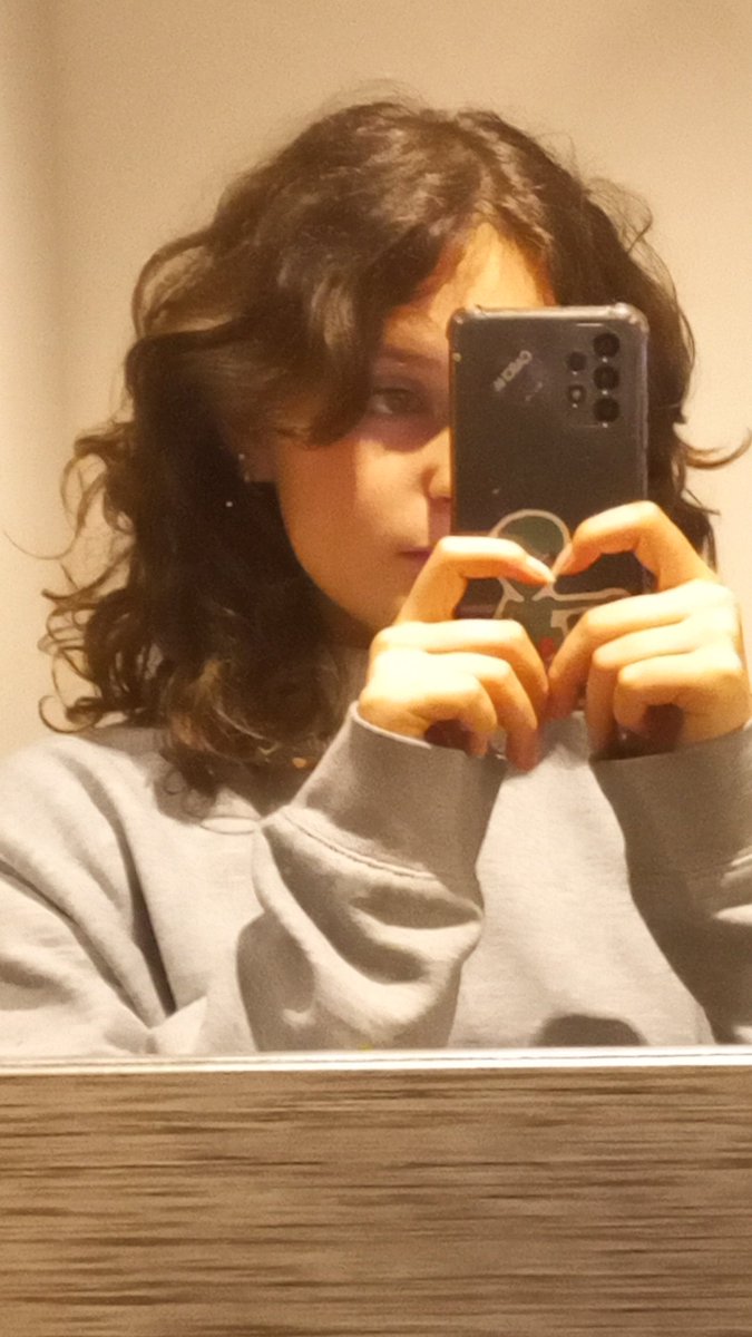 iam_madeleine's tweet photo. in love with my haircut https://t.co/CUi60mbumT