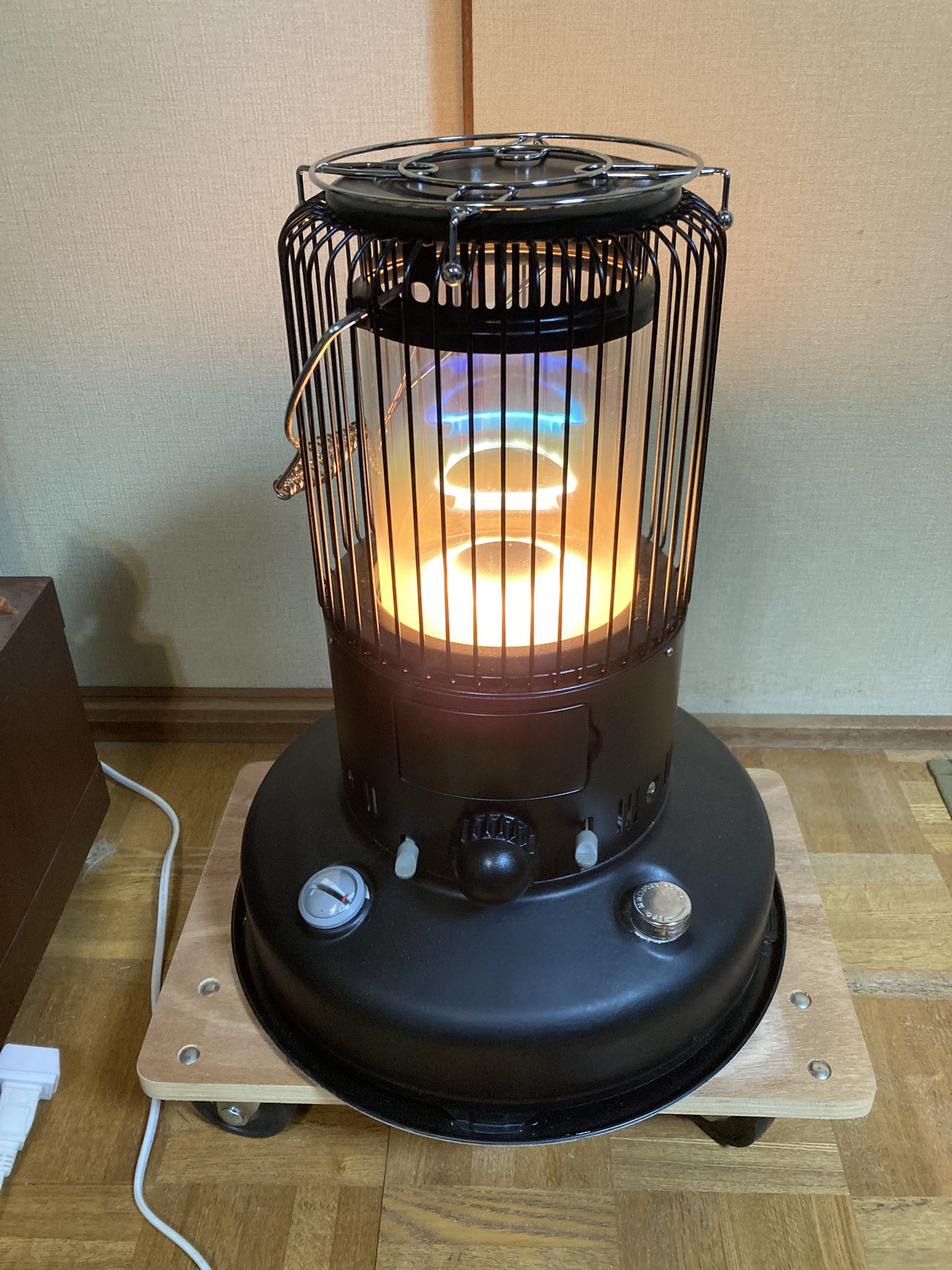 ☆五徳 ブラック塗装☆ 打ち抜い 耐熱・耐荷重タイプ トヨトミ ☆五徳 ブラック塗装☆ 打ち抜い 耐熱・耐荷重タイプ トヨトミ