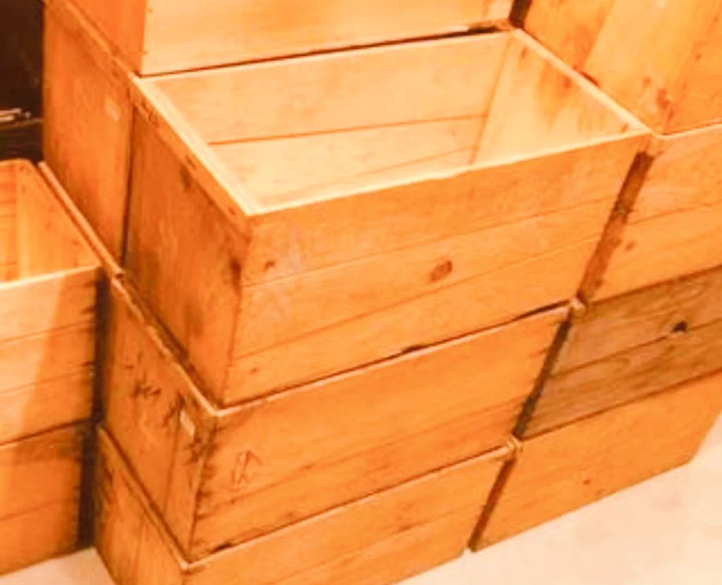 ムカイ林檎店、世田谷店「リンゴ箱もらってください！」現地に来れる方限定。なくなる前に急いで！！！！！！