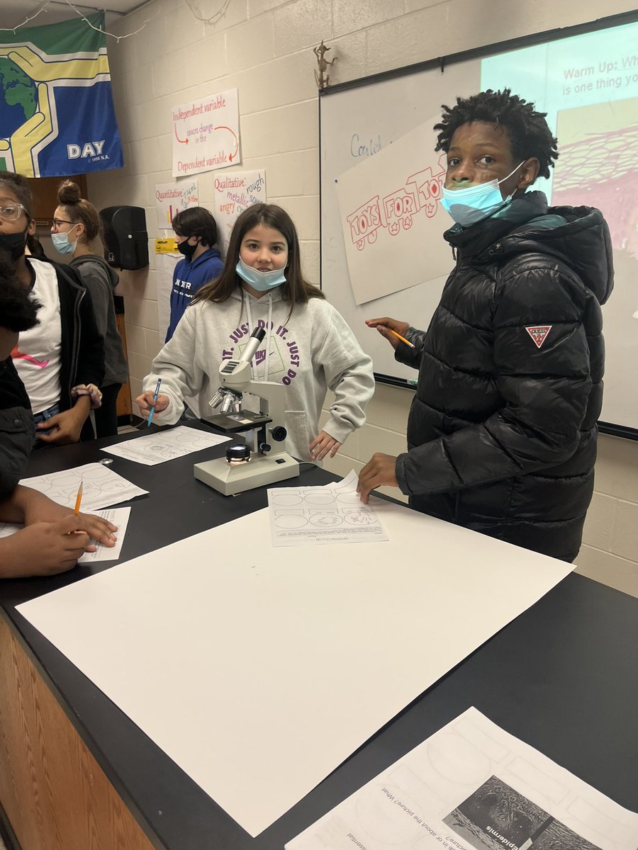 BrittanyEmbry's tweet photo. What better way to end our week in science than investigating cells?! @JonesJetsPride https://t.co/zxLcm679ug