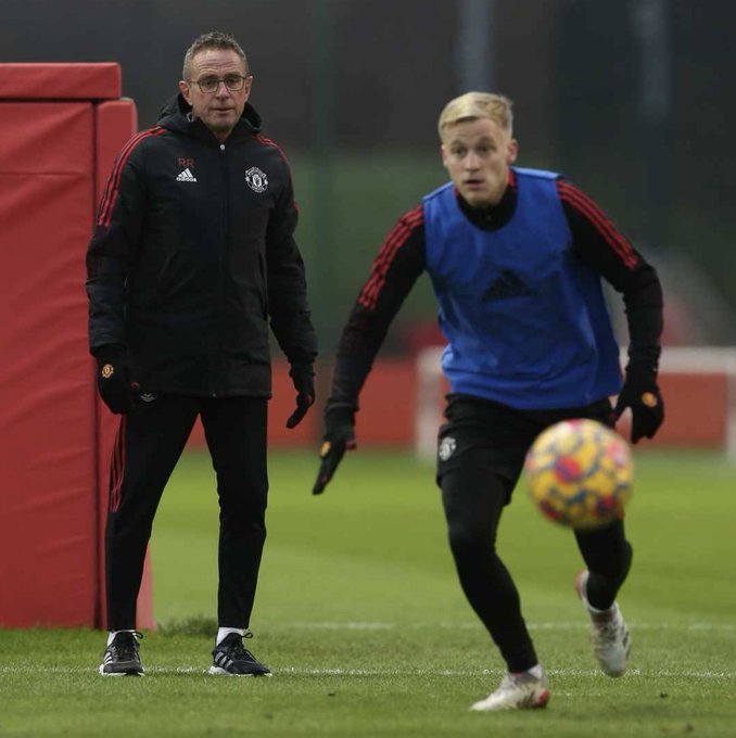 FFxCoB3XsAEszoH?format=jpg&name=small