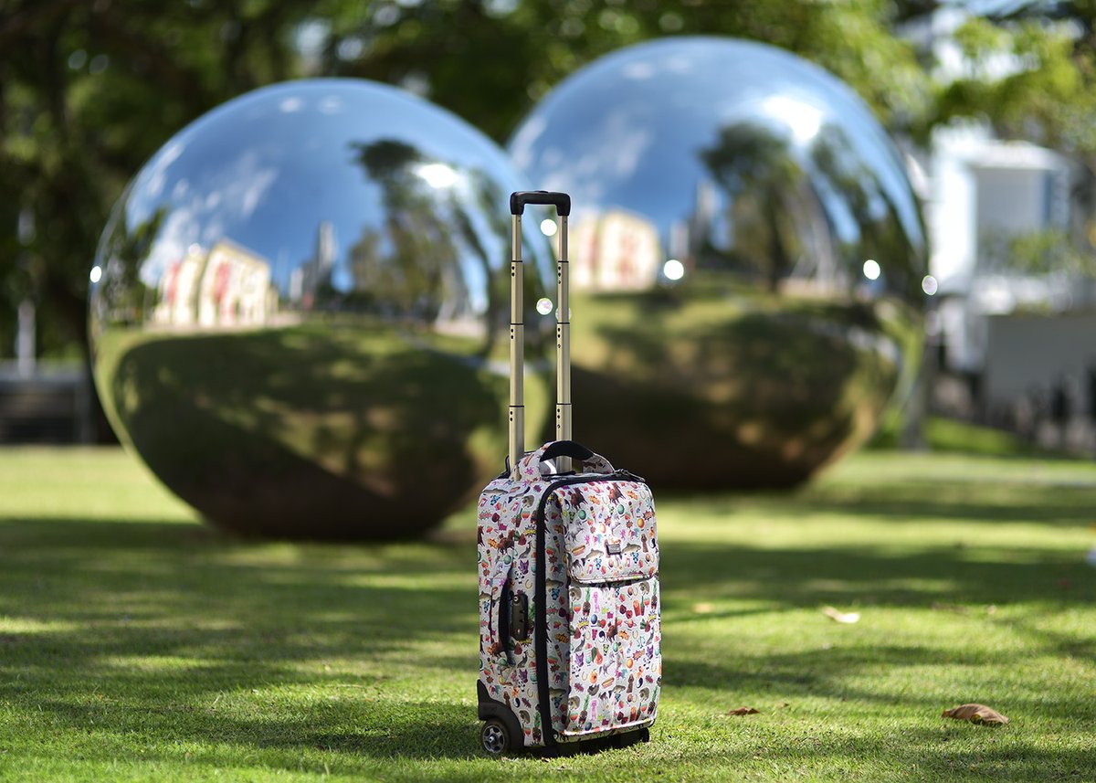 Sanpixs's tweet photo. Perfect weather to bring the Airport Essential for an outdoor shoot at ACM Singapore. #thinktankphoto #sharethemoments https://t.co/EdoKFu17Zw