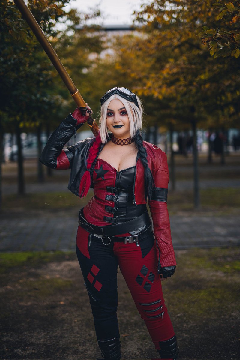 Love this shot of my Harley by @ wadewilsonjustshotyou (insta) from MCM London 😍 

#mcmcomicconlondon #harleyquinncosplay #ukcosplayer