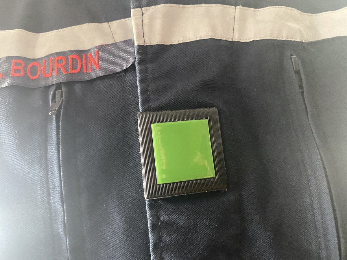 JeanChriBourdin's tweet photo. Beau🎁pour son père, 4ans de travail,d’implication,d’abnégation 🤗
Fier de toi !!! Et de vous😉
Dernière ligne droite avant brevet !
Bonne fête de St Barbe à tous 🙏🏼 @ThierryNutti @ColPPieri @LucLinguizzetta @DidierLotte @DeloguPhilippe @Sis_2b #JSP4 #udpsis2b #StBarbe https://t.co/IoJLQFJ5IJ