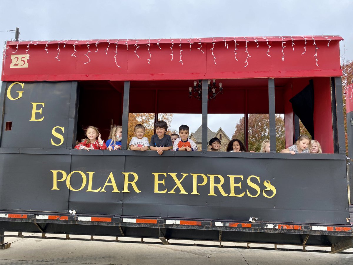 GESWhite0's tweet photo. “There’s no greater gift than friendship” - polar express! Thanks so much @ges_pta dad’s club for this awesome float! 
These pictures capture friendships that have grown &amp; a community we built in our class!🚂❤️⭐️ #GESshineon @EarlyGcisd https://t.co/rQWu9rKQJ4