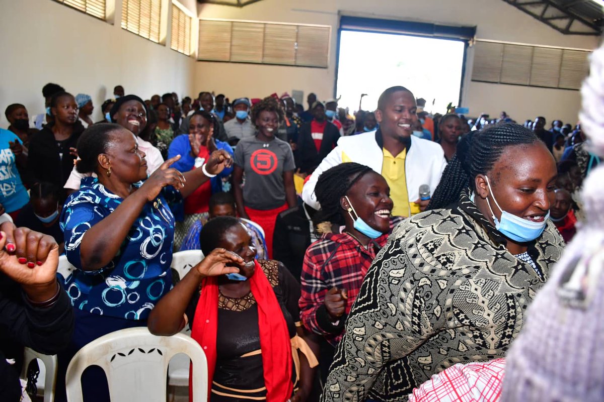 HonAllanChesang's tweet photo. Trans-Nzoia hatubaki nyuma! Tunajipanga! Hatupangwingwi! #Readyfortherevolution! #SenatorTransNzoia2022 https://t.co/Im1DfQKo4f