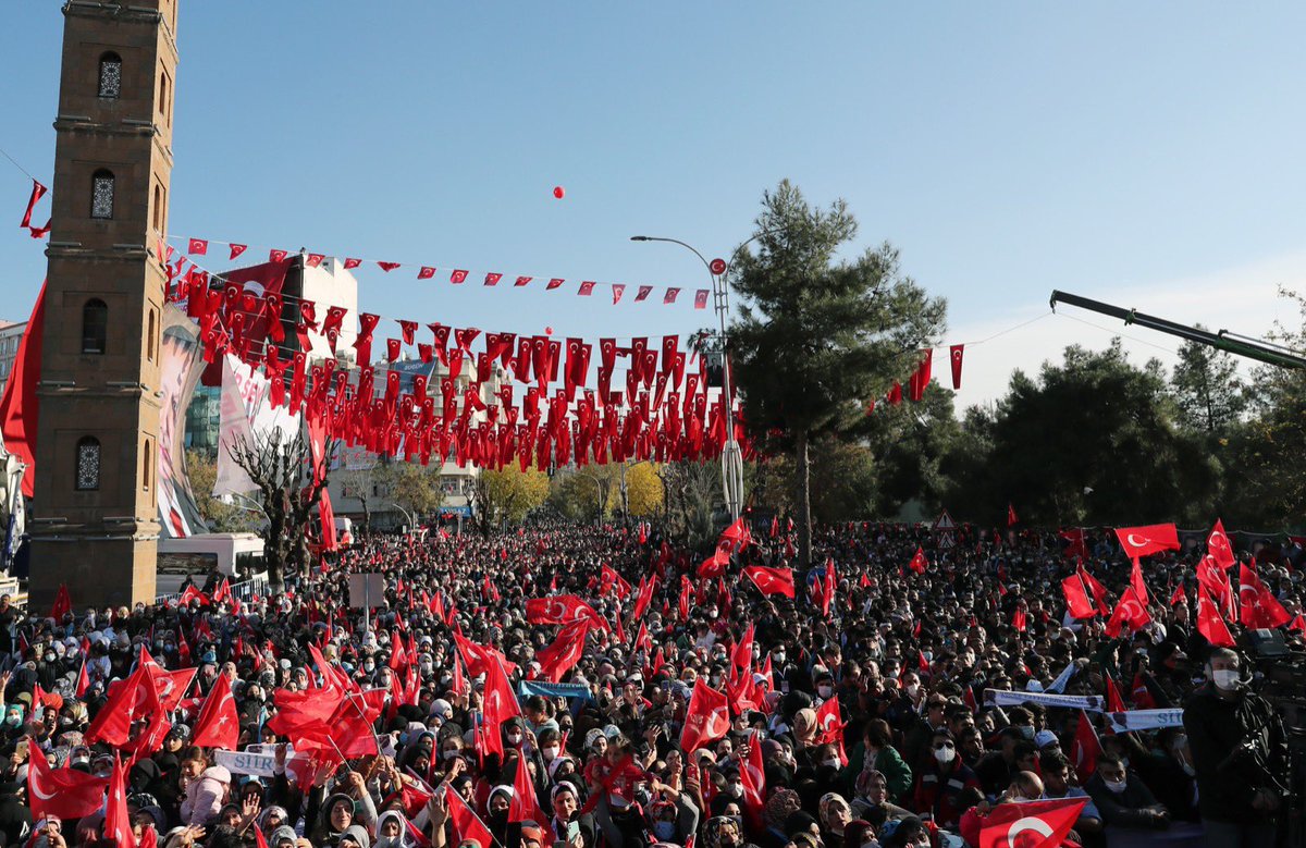 mesutbozatli's tweet photo. Eser ve Hizmet Üretmeye devam😎

📌Zarova Çayı üzerinde yapılan Zarova Köprüsü🛣

📌Millet Bahçesi🏞

📌Şirvan Barajı ve HES💧

📌Çinko İzabe Tesisi 🏭

📌Ayrıca 72 kamu ve 3 özel yatırım daha…

#CumhurbaşkanıSiirtte https://t.co/FYJw9eVdIY