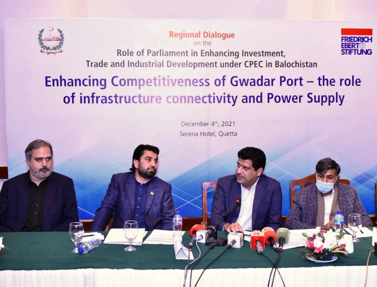 ZahoorBuledi's tweet photo. Honoured as Chief Guest of Regional Dialogue on the Role of Parliament in Enhancing Investment, Trade and Industrial Development under CPEC in Balochistan province. Balochistan needs to be prioritised in all projects since it is crown jewel of multi-billion CPEC. https://t.co/dIxw2im2Uz