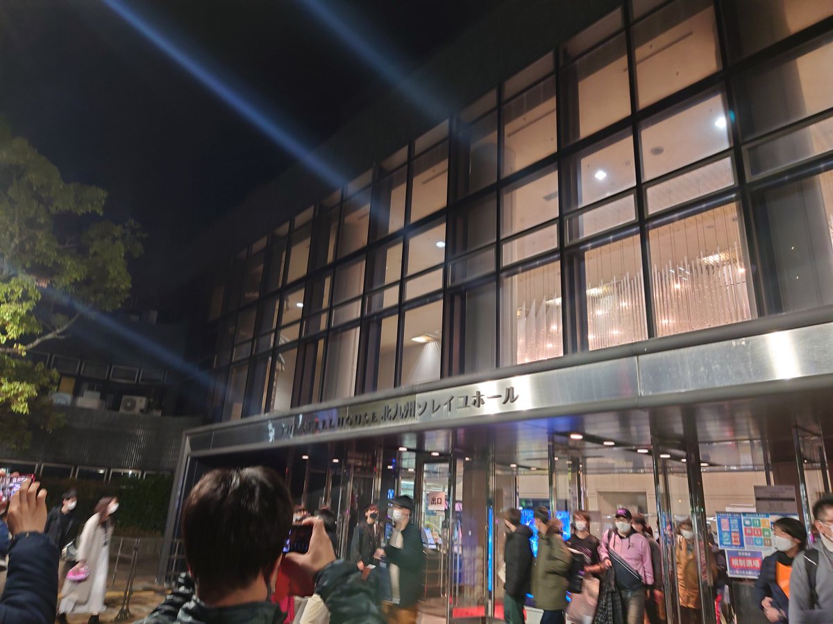 どふこん tweet media