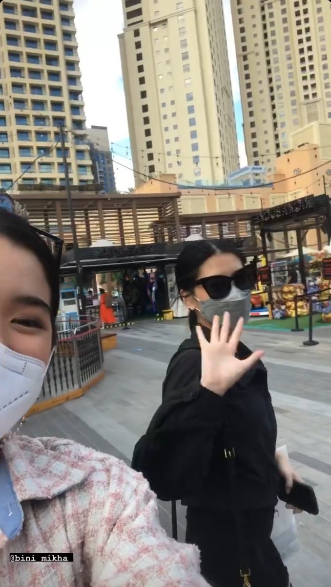 ultmikha's tweet image. Mikhaiah on a date🦊🐶