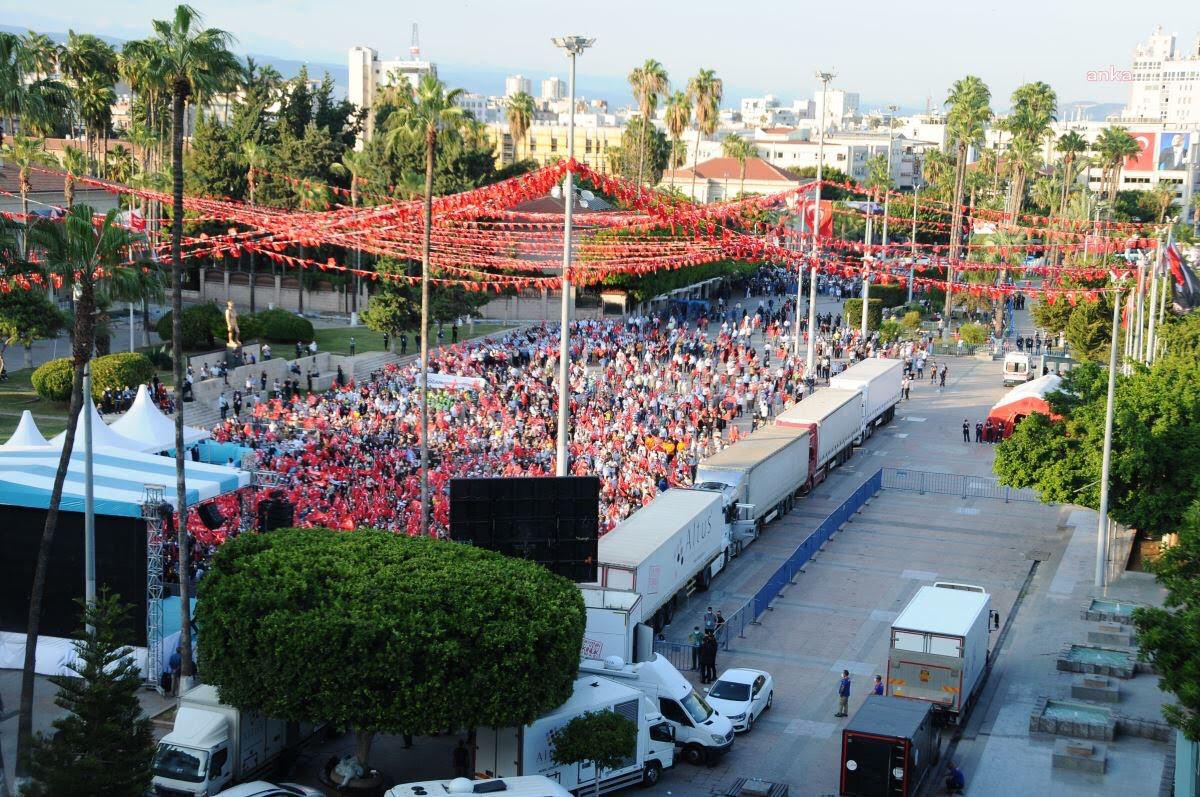 KILIÇDAROĞLU  / ERDOĞAN

İki fotoğrafın arasında sadece 2 ay var. Geliyor gelmekte olan, ERİYOR erimekte olan. #MilletinSesiMersinde