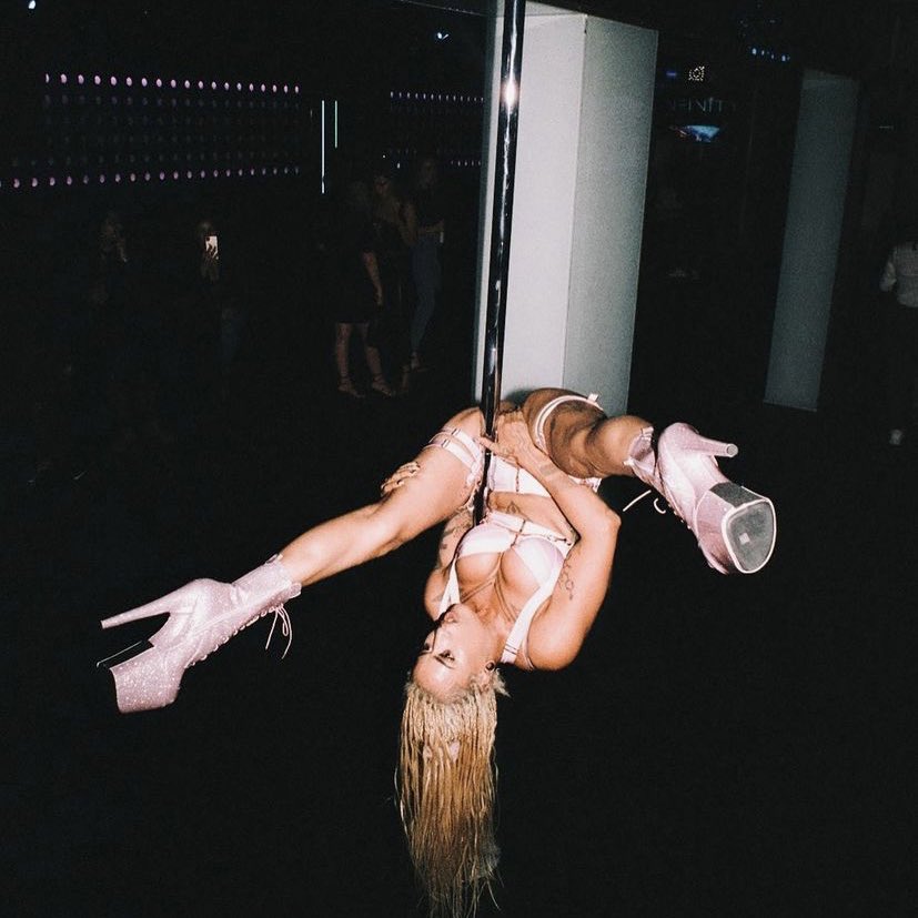 1 pic. FLEXIN at #gaynight  ?????? #girlznight https://t.co/BSzONQ62Zw
